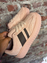 Lade das Bild in den Galerie-Viewer, Sneakers &quot;Alina&quot;
